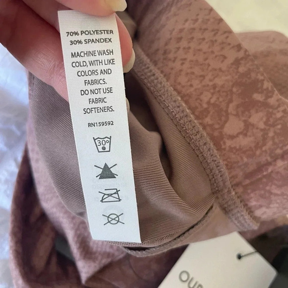 Glyder Spendid sports bra in lavender snake - Picture 6 of 10